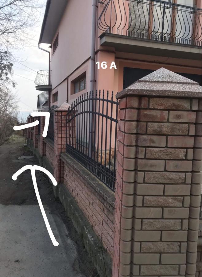 チェルニウツィーStudio_16Aアパートメント エクステリア 写真